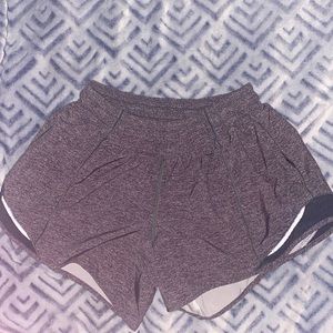Lululemon size 6 Hotty hot shorts (4 inch)